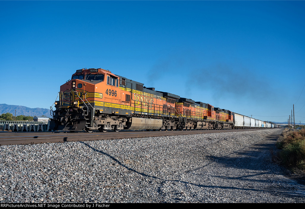 BNSF 4996